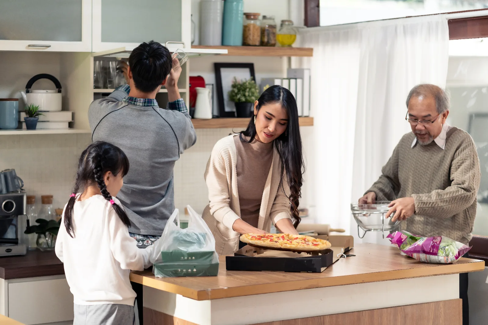 Caring for Aging Parents While Raising Kids: A Compassionate Guide for the Sandwich Generation